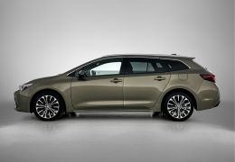 Toyota Corolla_Touring_Sports