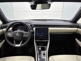 Lexus LBX