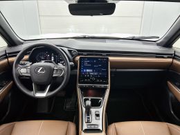 Lexus LBX