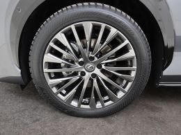 Lexus RZ