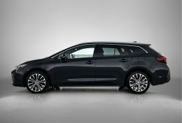 Toyota Corolla_Touring_Sports