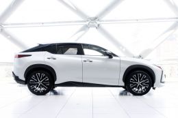 Lexus RZ