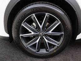 Lexus LBX