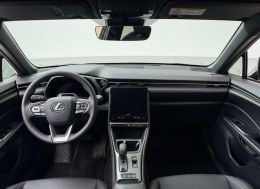 Lexus LBX