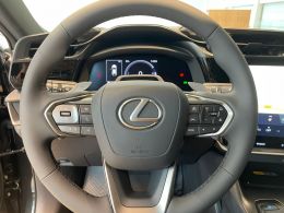 Lexus RZ
