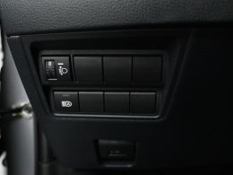 Mazda 2_Hybrid