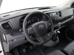 Toyota ProAce_Worker
