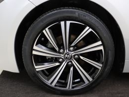 Toyota Corolla_Touring_Sports