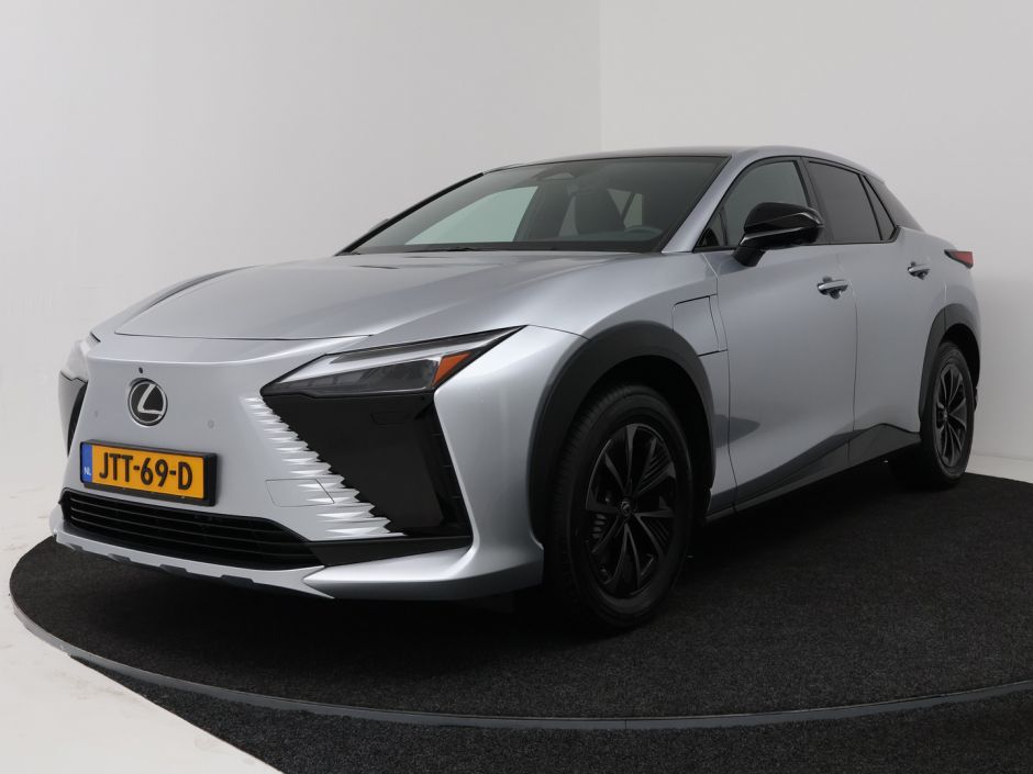 Lexus RZ
