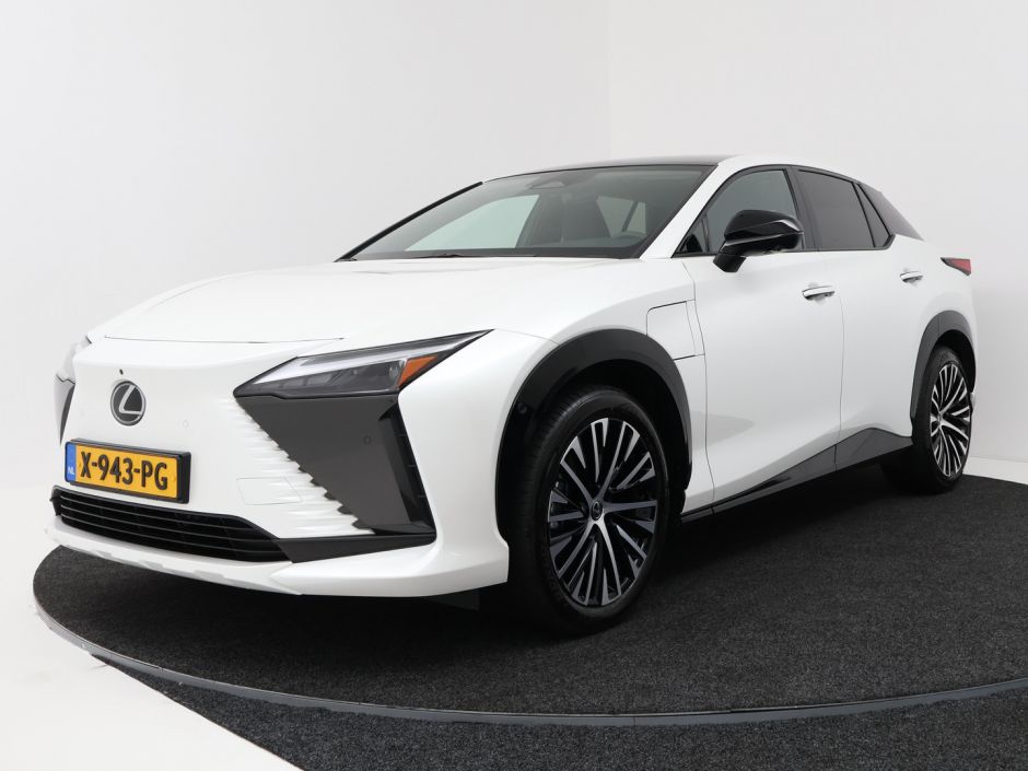 Lexus RZ