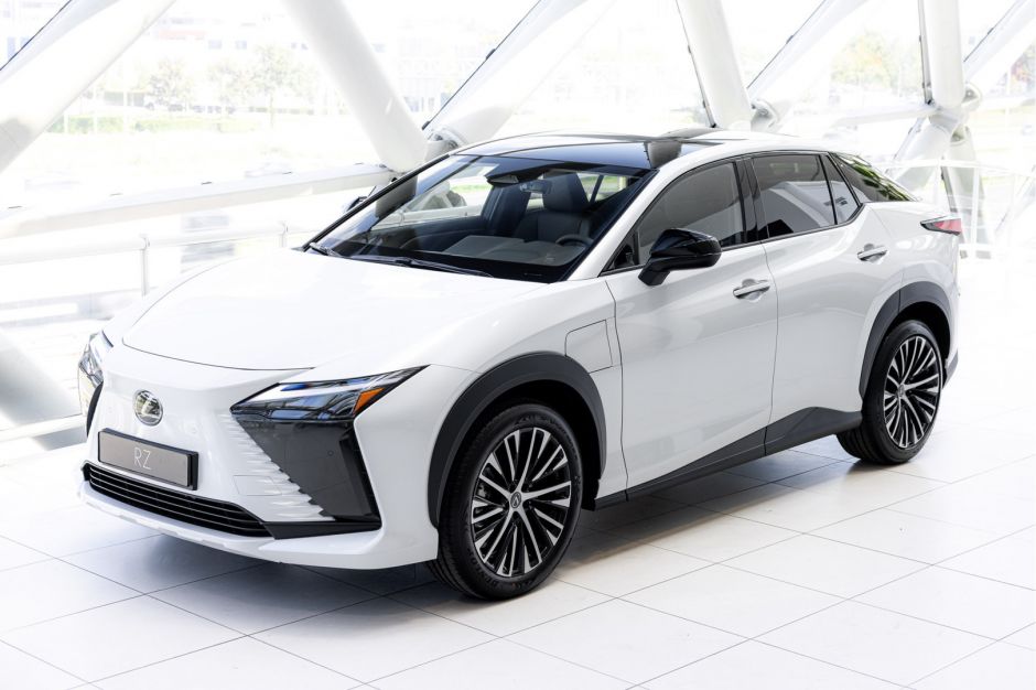 Lexus RZ