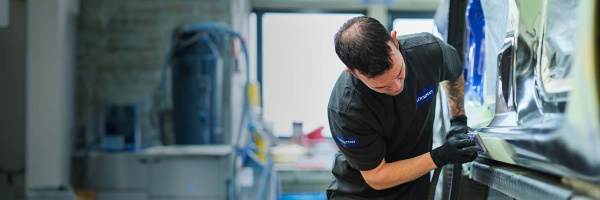 Steenslag reparatie: voorkom verdere schade aan je lak